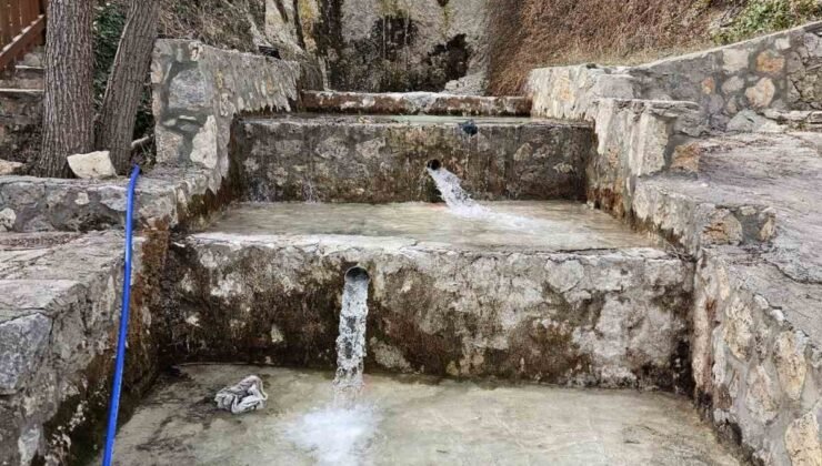 Çameli’nin önemli su kaynaklarında Paşaderesi Şelalesi yeniden akmaya başladı
