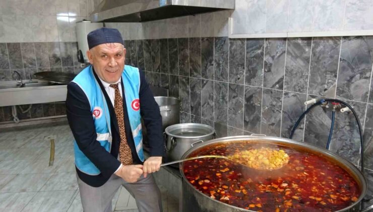 Cami cemaatinin dayanışmasıyla günlük bin 500 kişiye iftar veriliyor