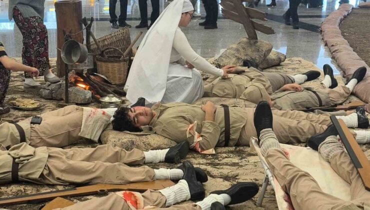 Çanakkale Zaferi’nin 111 yılında şehitler dualarla anıldı