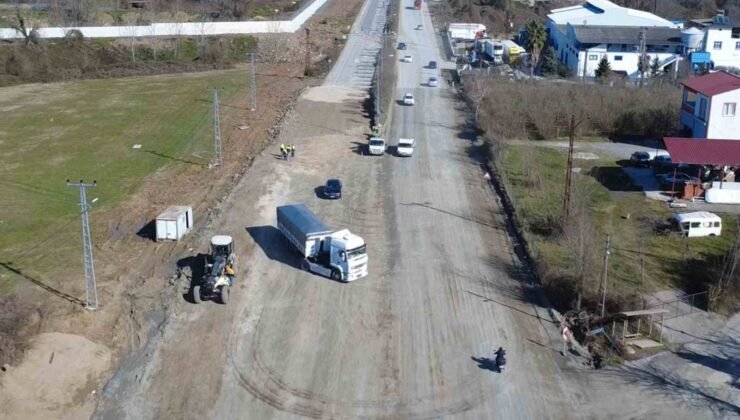 Çarşamba-Ayvacık karayolunda çalışmalar sürüyor