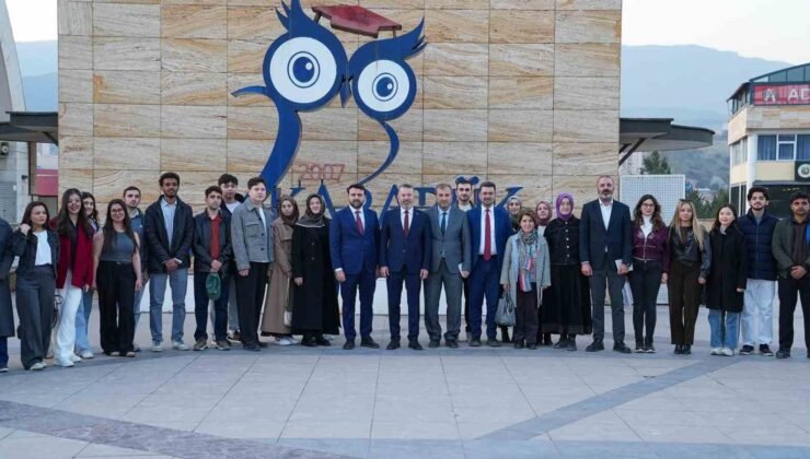 Cem Şahin ve Rektör Kırışık Sosyalfest’te öğrencilerle buluştu