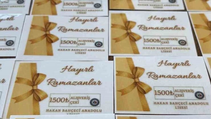 Çermik’te öğrencilere yardım çeki dağıtıldı