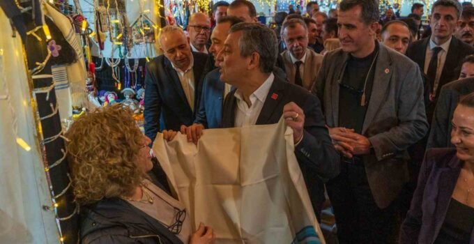 CHP Genel Başkanı Özel’den Manisa’da buruk iftar