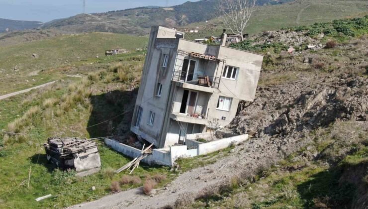 Çiğli’de çöp tesisinin neden olduğu heyelan mahalleyi yutuyor