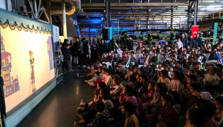 Çocuklar geleneksel gölge gösterisi ile eğlenceli anlar yaşadı