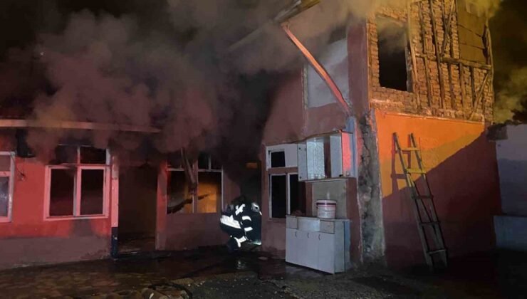 Çorum’da gecekondu yangını