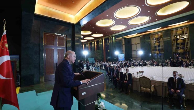 Cumhurbaşkanı Erdoğan: “İsrail; tamamen keyfi sebeplerle Mescid-i Aksa’yı 17 gündür Müslümanların ibadetine kapalı tutuyor”