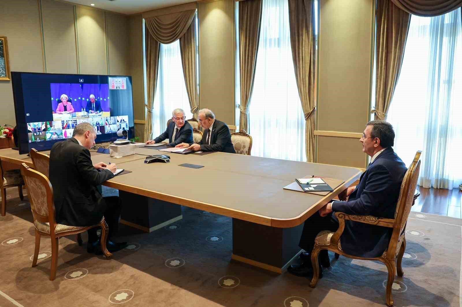 Cumhurbaşkanı Yardımcısı Yılmaz: “Üçüncü ülkeleri de hedef alan saldırıları kınıyor, çatışmaların sona ermesi için diplomatik çabalarımızı çok taraflı olarak sürdürüyoruz”