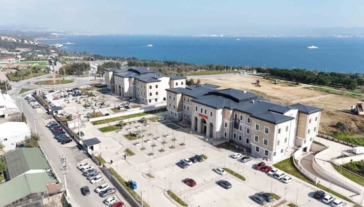 Darıca’da yeni hükümet konağı ve belediye binası hizmete başladı