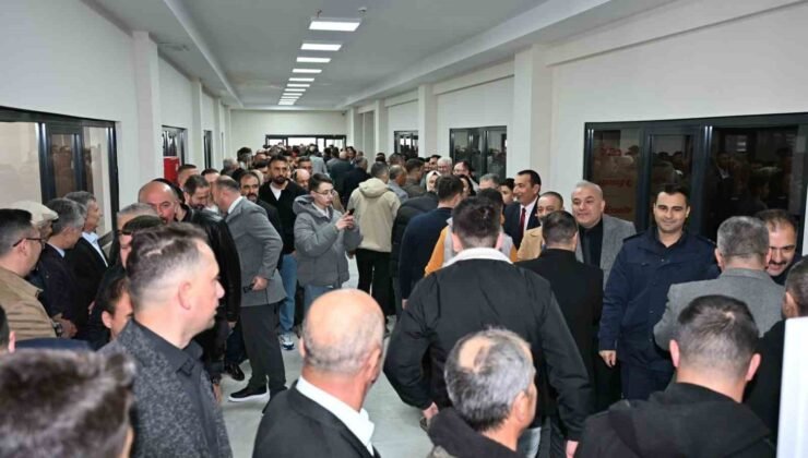 Demirci’de geleneksel bayramlaşma törenine yoğun katılım