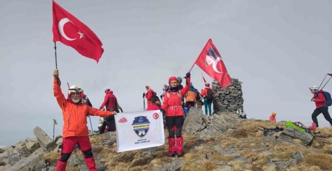 Demircili dağcılar Kaz Dağlarına tırmandı