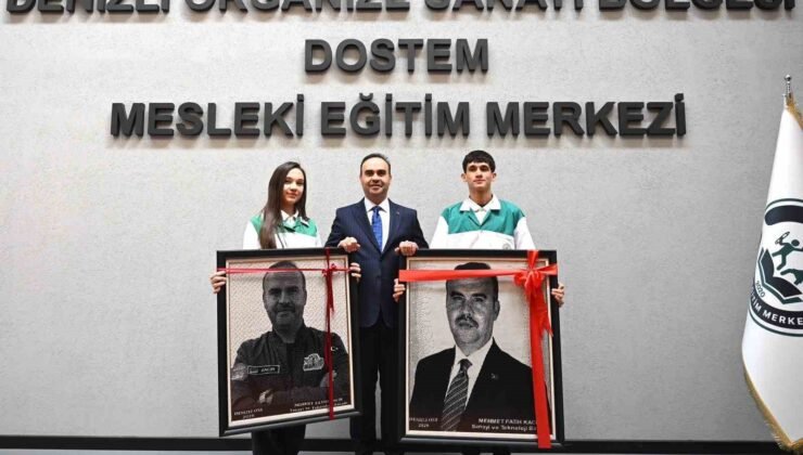 Denizli Model Fabrikayı açan Bakan Kacır, DOSTEM öğrencileriyle bir araya geldi