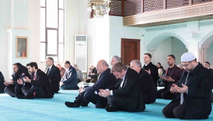 Depremde vefat edenler Mevlid programıyla anıldı