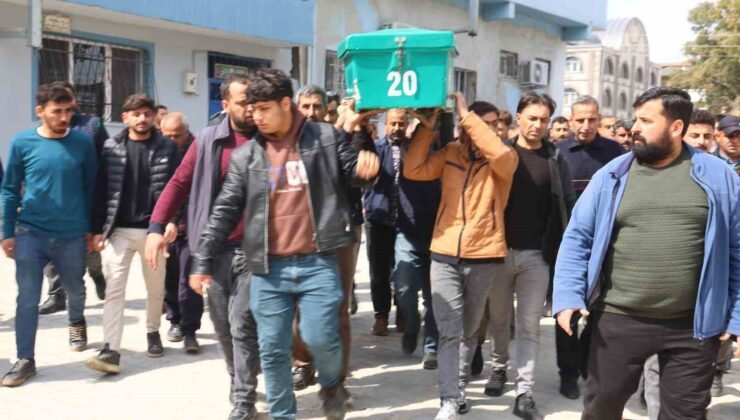 Dereye düşerek can veren evladını defneden acılı baba: “En son baktığımda dere kenarında terliği vardı”