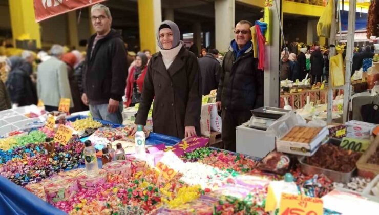 Devrek’te bayram şekerleri ve tatlıları görücüye çıktı