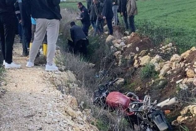 Devrilen motosikletin sürücüsü hayatını kaybetti