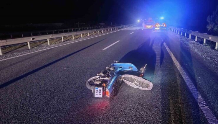 Devrilen motosikletin sürücüsü hayatını kaybetti