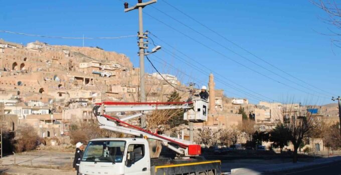 Dicle Elektrik Mardin’de aydınlatma altyapısını güçlendirdi