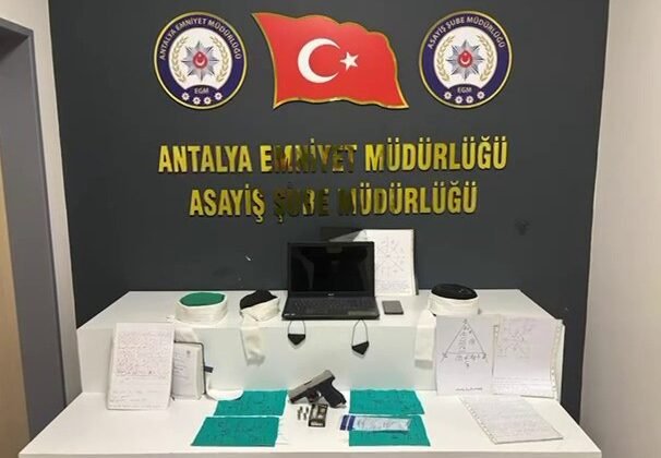 Dini duyguları istismar ederek 2 milyon liralık vurgun yapan 2 şahıs tutuklandı