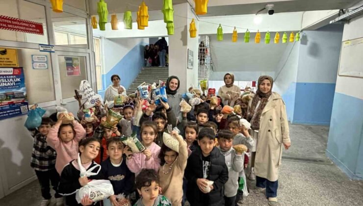 Diyarbakır’da minik öğrencilerden “Bir Avuç İyilik” Projesi