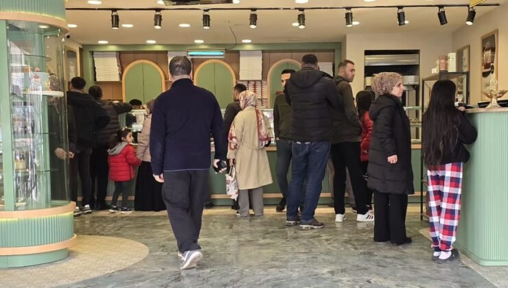 Diyarbakır’da pastanelerde bayram yoğunluğu