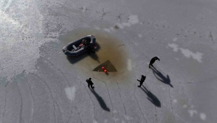 Diyarbakır’da SAK timi arama faaliyetleri esnasında delil de topluyor