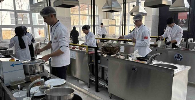 Doğu Anadolu’nun şef adayları Tunceli’de yarıştı