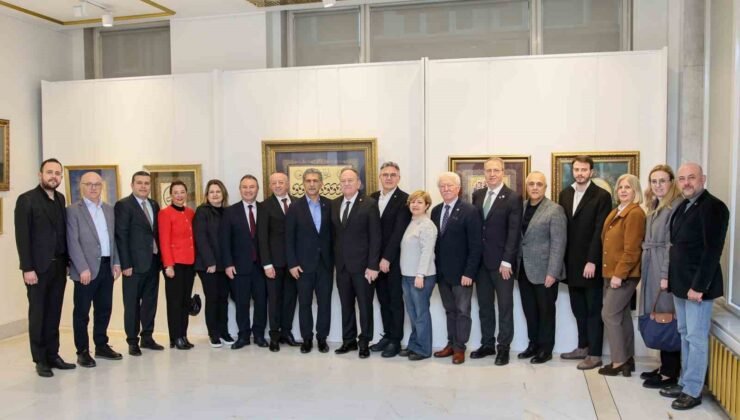 ‘Zer-i nab’ tezhip sergisi Bursa’da ziyarete açıldı