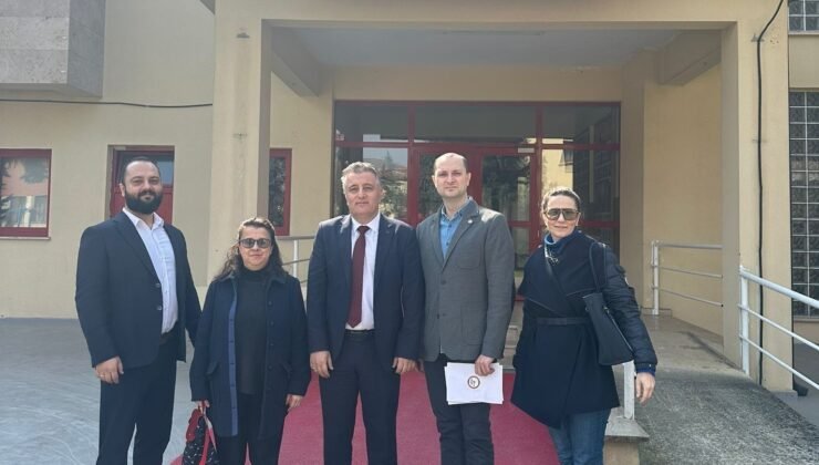 Eczacılardan Sevgi Evi’ne bayram desteği