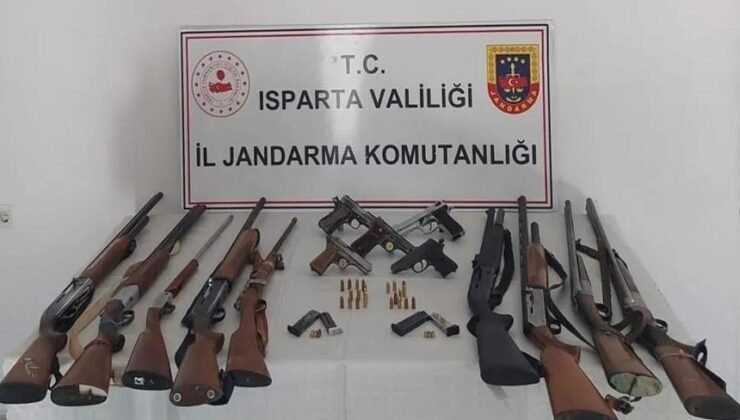 Eğirdir’de ruhsatsız silah operasyonu: 5 şüpheli gözaltına alındı