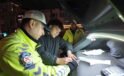 Egzoz sistemi mevzuata aykırı araç 30 gün trafikten men edildi