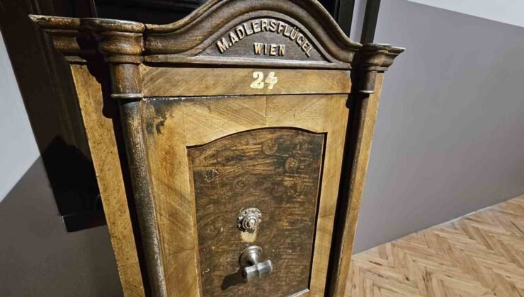 Elazığ Kent Müzesi’nde tarihi kasa geçmişin izlerini taşıyor