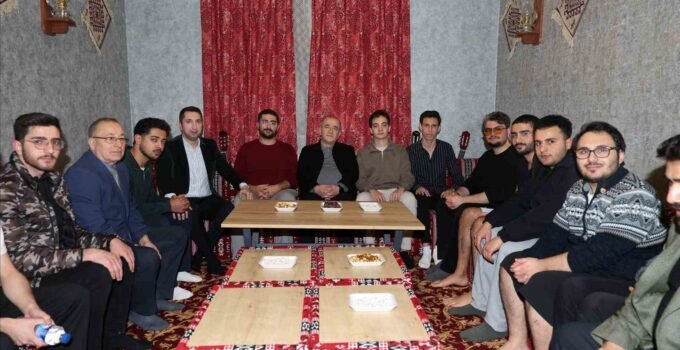 Elazığ Valisi Hatipoğlu, iftarda gençlerle buluştu