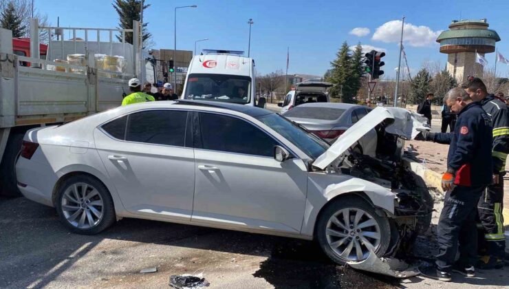 Elazığ’da otomobiller çarpıştı: 6 yaralı