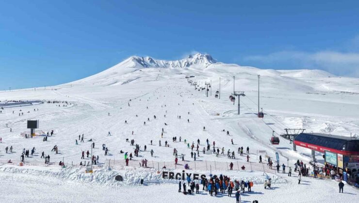 Erciyes, ara tatil ve Ramazan Bayramı’nda kayakseverleri bekliyor