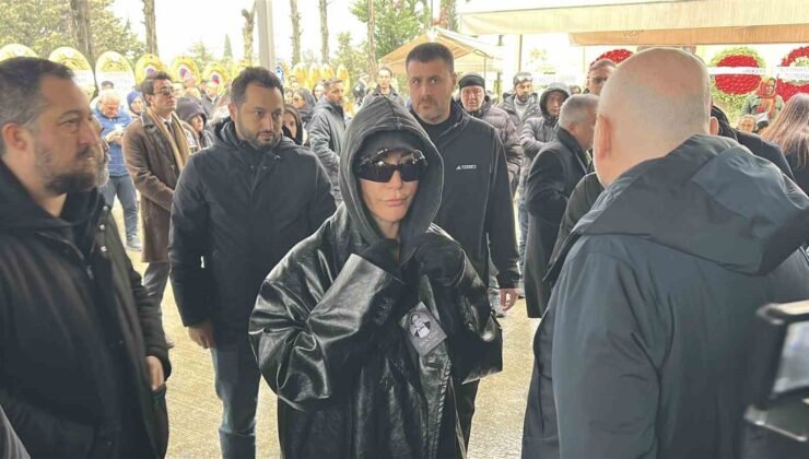 Erol Köse son yolculuğuna uğurlanıyor