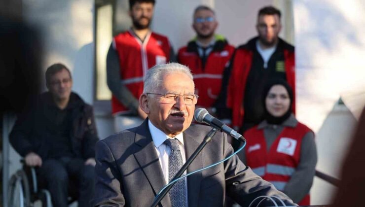 ERÜ’ye Kızılay Butik Giyim Merkezi açıldı