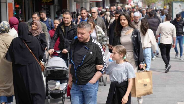 Erzincan’da çarşı ve pazarda bayram yoğunluğu yaşanıyor
