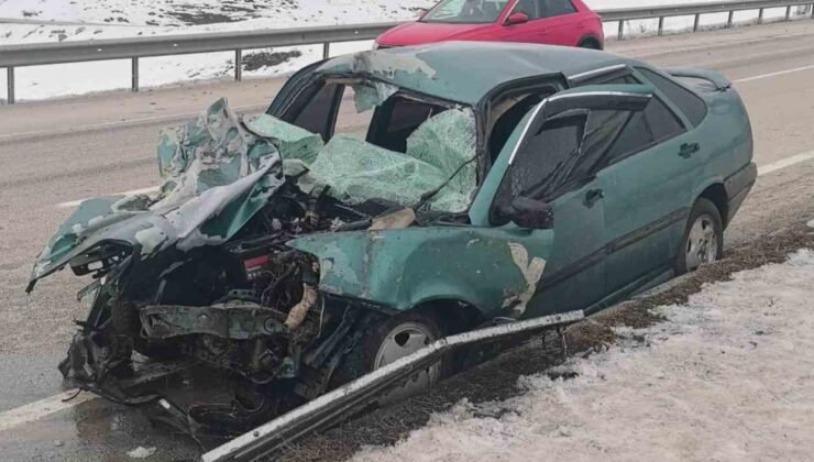 Erzurum-Pasinler yolunda trafik kazası: 1’i ağır 3 yaralı