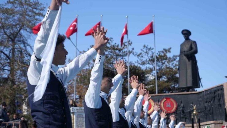 Erzurum’un kurtuluşunun 108’nci yıl dönümünü coşkuyla kutladı