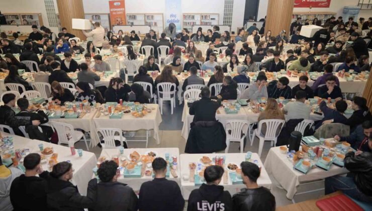 Esenyurt’ta gençlerle iftar buluşması