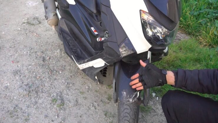 Esenyurt’ta şerit ihlali yapan sürücüyü uyaran motorkurye darp edildi