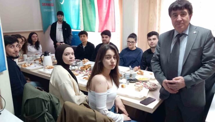 Eskişehir’de okuyan Türk dünyası öğrencileri kahvaltıda buluştu