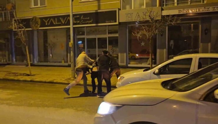 Eskişehir’de olaylı gece: Cadde ortasındaki kavga kamerada