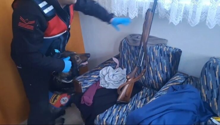 Evdeki cephanelik jandarma operasyonuyla ele geçirildi