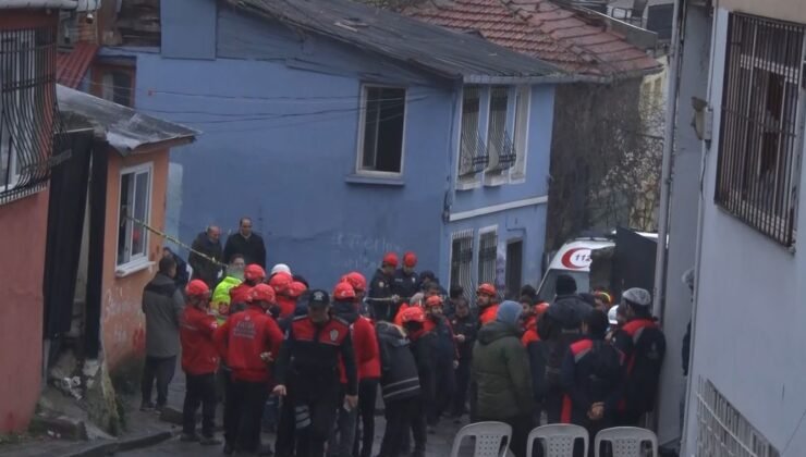 Fatih’te iki binanın çöktüğü mahallenin sakinleri konuştu: “Patlamayı duyduk, bomba zannettim”