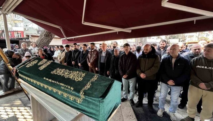 Fatih’te kocası tarafından öldürülen Semiha Deniz son yolculuğuna uğurlandı