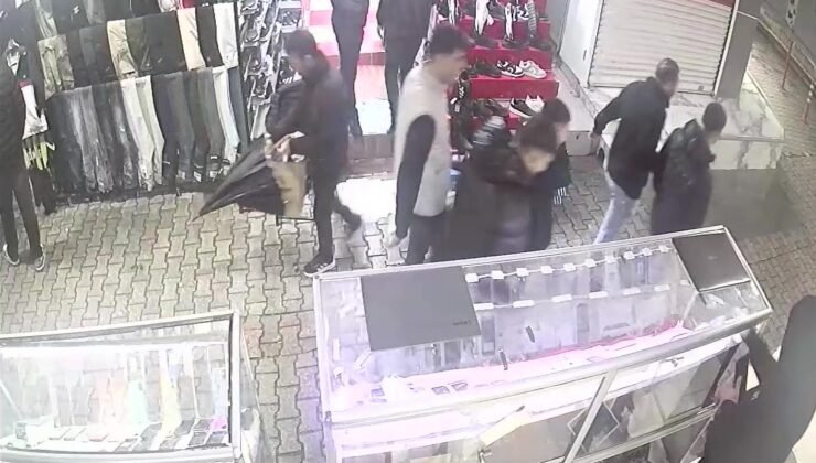Fiyat sorma bahanesiyle girdi cep telefonu çaldı: “Hoşuma gitti” savunması yaptı