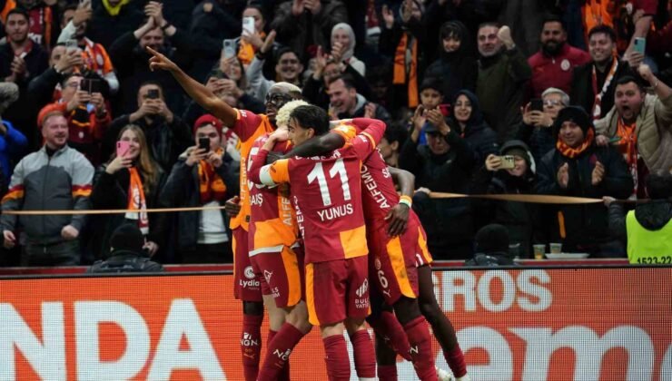 Galatasaray haftayı en yakın rakiplerine karşı 7 puan farkla kapadı