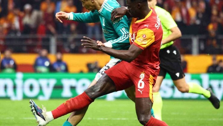 Galatasaray’da Davinson Sanchez cezalı duruma düştü